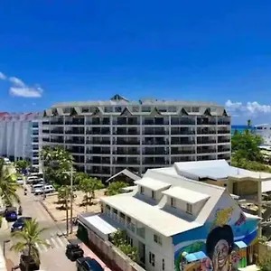 1 Cuadra De La Playa Principal Apartamento